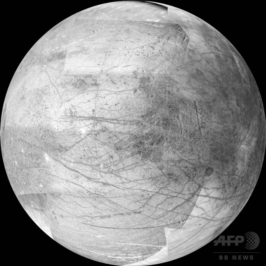 木星の衛星エウロパでも地殻変動か、衛星画像に証拠 研究 木星の衛星エウロパでも地殻変動か、衛星画像に証拠 研究