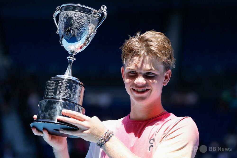 フェデラー2世」ヘンリー・バーネットが全豪ジュニア優勝 写真8枚 国際