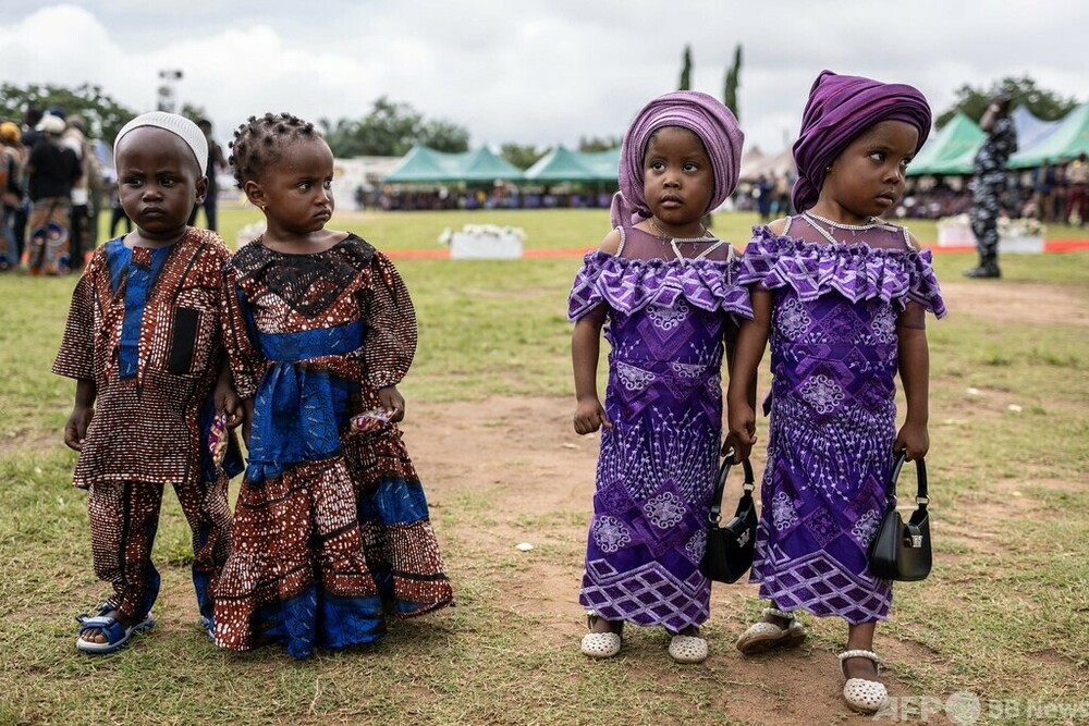 双子大集合、ナイジェリアで恒例の祭り 写真20枚 国際ニュース：AFPBB News