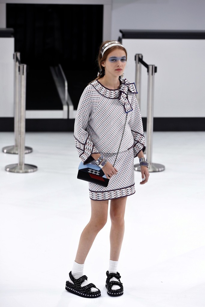 「シャネル」16年春夏コレクション