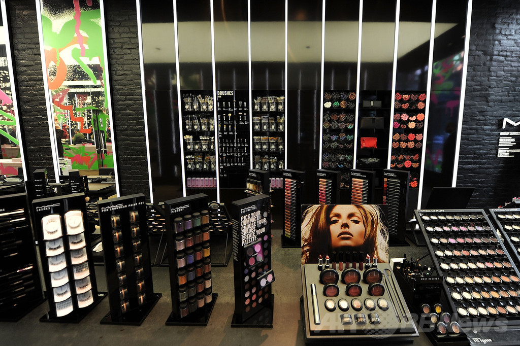 M・A・Cとリアーナがコラボ、「Viva Glam Rihanna」を発表