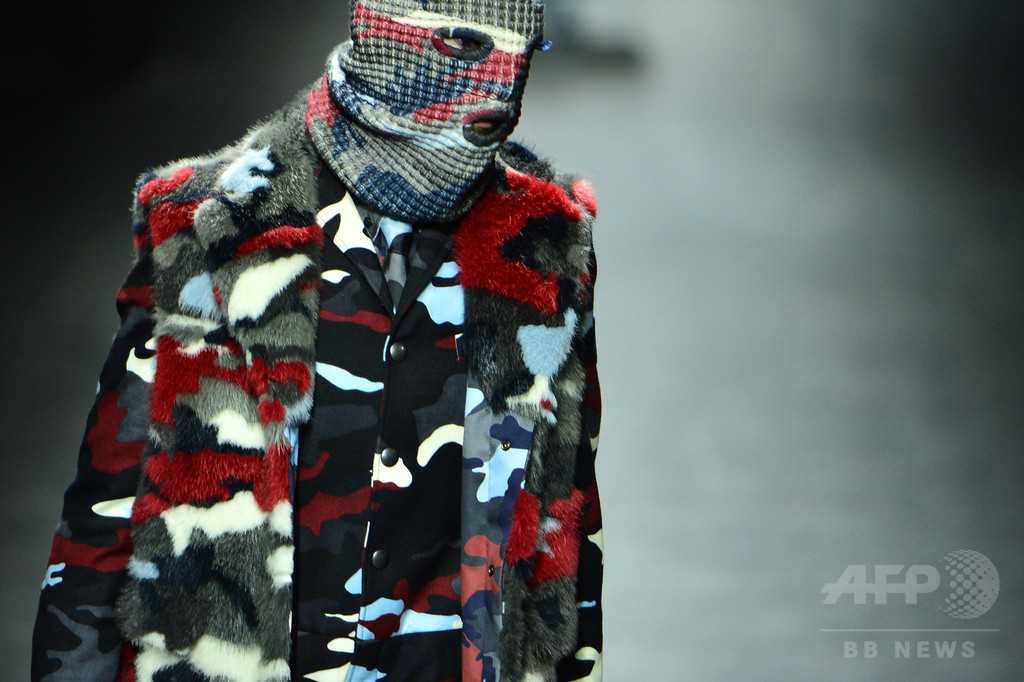 「モンクレール ガム・ブルー」16/17年秋冬メンズ