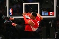NBAオールスターゲーム2016。ダンクシュートを決めるオクラホマシティ・サンダーのラッセル・ウエストブルック（2016年2月14日撮影）。(c)AFP/Getty Images/Elsa