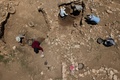 トルコのシャンルウルファにある古代遺跡ギョベクリテペの発掘作業（2022年5月18日撮影）。(c)Ozan KOSE / AFP