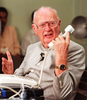 英国のSF作家、アーサー・C・クラーク（Arthur C. Clarke）さん（1998年4月30日撮影）。(c)AFP/Sena VIDANAGAMA