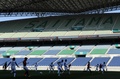 Jリーグ1部（J1）第4節、浦和レッドダイヤモンズ（Urawa Red Diamonds）対清水エスパルス（Shimizu S-Pulse）。無観客のスタジアムで試合に臨む両チームの選手（2014年3月23日撮影）。(c)AFP/TOSHIFUMI KITAMURA