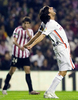 写真はシュートを外し悔しがるバレンシアのミゲル・アングーロ（%%Miguel A. Angulo%%）。(c)AFP/RAFA RIVAS