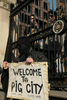 ロンドン（London）中心部で、G20サミットへの抗議デモをする人びと（2009年4月1日撮影）。(c)AFP/Bruno Vincent