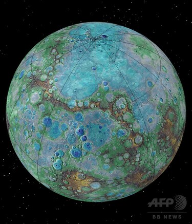 水星の地表に階段状の傾斜、いまなお収縮か 写真1枚 国際ニュース