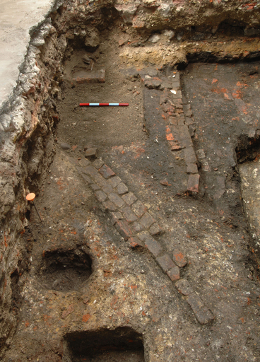 シェークスピア戯曲が初上演された劇場の遺構発見、ロンドン