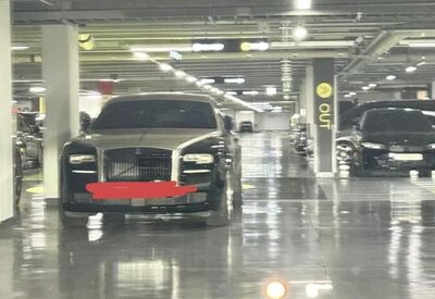 マンション地下駐車場の「6億ウォン超」ロールスロイス、常習的に迷惑駐車…韓国「高価すぎて警告ステッカーも貼れない」管理側も対応できず