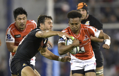 サンウルブズ、トライ合戦でジャガーズに敗れる