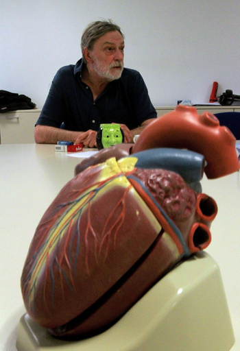 「授賞式よりスーダンで執刀続けたい」、オスカー候補映画の医師が語る