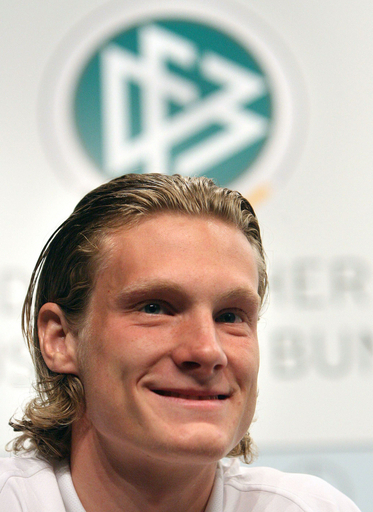 ＜サッカー 欧州選手権2008・予選＞ドイツ サンマリノ戦を控え記者会見に臨む