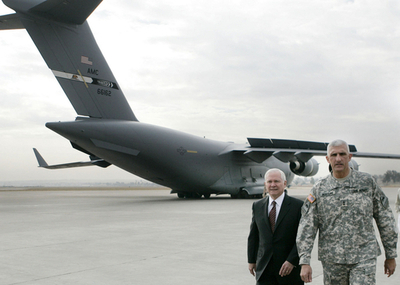 米国防長官、イラクの安定化および民主化は実現間近