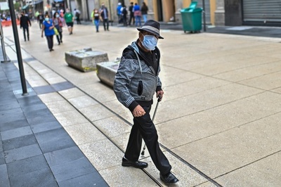 100歳超のコロナ感染者が多数回復、118歳も重症化せず メキシコ
