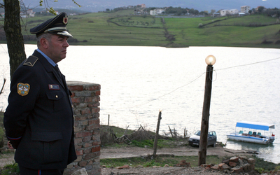 ボート沈没でパーティー客16人水死、アルバニア