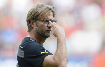 クロップ監督、試合中に蜂に刺される 「あっという間に腕が太った」