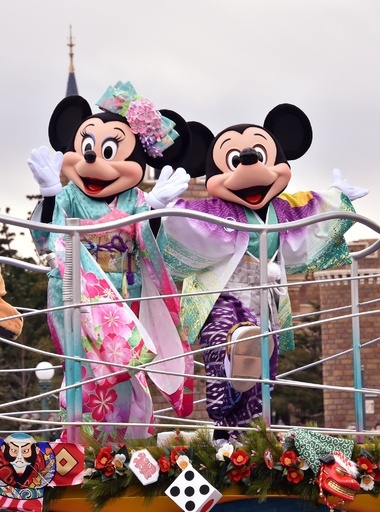 ミッキーとミニーがお正月パレード、東京ディズニーランド