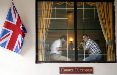 英露の対立深まる、外交官追放の決定に露政府「適切な」対応策を検討