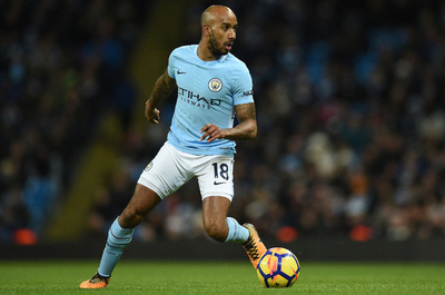 元マンCのMFデルフが現役引退 32歳