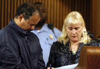 米女性監禁の容疑者宅から「私は性犯罪者」とのメモ、地元TV報道