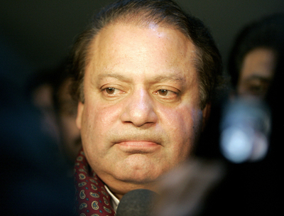 シャリフ元首相を自宅軟禁、パキスタン