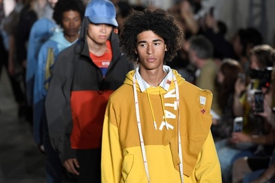 「メゾン ミハラヤスヒロ」19年春夏メンズ