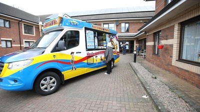 動画：アイスやパンの移動販売車、外出制限下の住民支援に大活躍