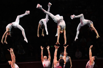 【今日の1枚】「個」「集」の技極まる、サーカスの祭典
