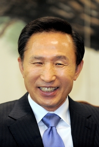 李新大統領が就任、「イデオロギーから実用主義の時代へ」