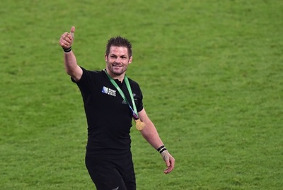 マッコウ氏がニュージーランドの最高勲章を受章