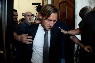 トッティ氏が30年一筋のローマ退団 「お荷物だった」