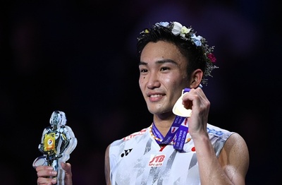 桃田が恩返しの世界選手権制覇、日本男子単で初の快挙