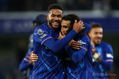 チェルシーがマンU下しCLに前進 ビラもトップ5へ望みつなぐ