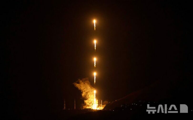 全羅南道高興郡の羅老宇宙センターから打ち上げられる韓国型ロケット「ヌリ号」(c)NEWSIS