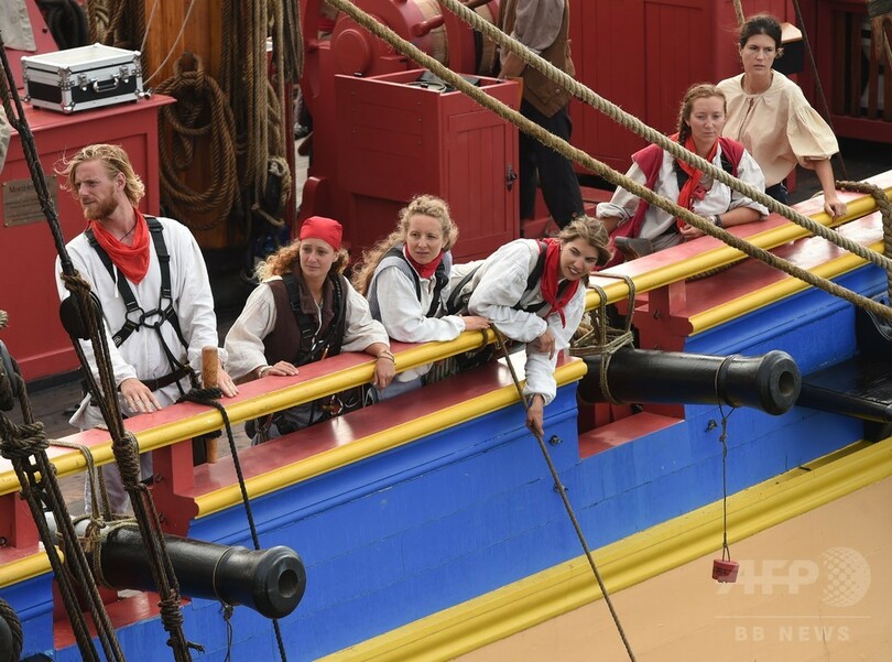 米独立支援の仏帆船「エルミオーヌ」号の復元船、NYに入港