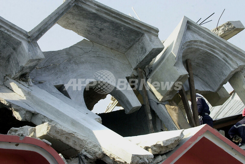 ハイチの学校倒壊、死者80人以上