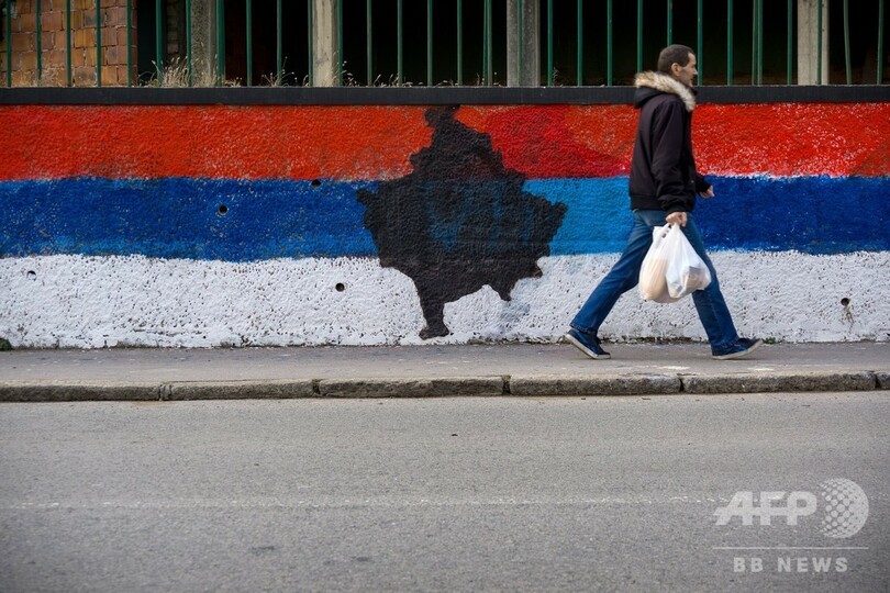 コソボ、対セルビア関税100％に引き上げ 「ICPO加盟妨害」に報復