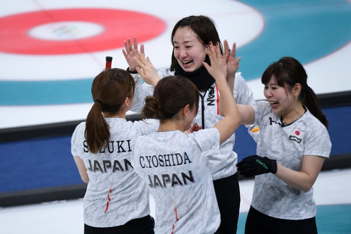 日本がカーリング女子で銅メダル、英国との接戦制す 写真18枚 国際