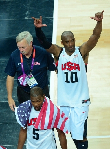 男子バスケ米国代表ドリームチーム、スペイン破り2大会連続金メダル 
