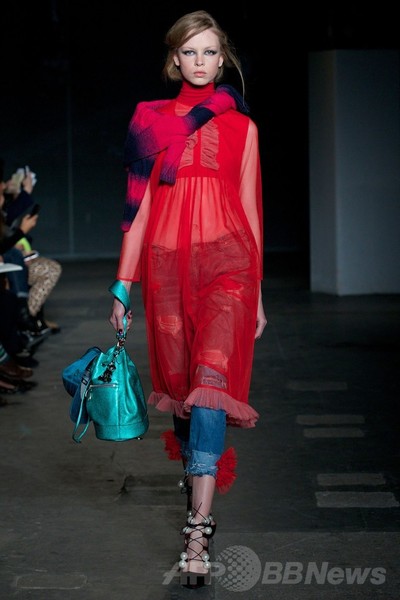 ＜14/15年秋冬ロンドンコレクション＞ハウス・オブ・ホランド