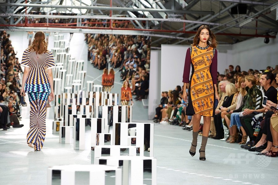 「メアリー・カトランズ」17年春夏