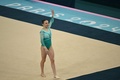 パリ五輪、体操女子種目別ゆか決勝。演技を終えて手を振るルーマニアのアナ・バルボス選手（2024年8月5日撮影）。(c)Paul ELLIS / AFP