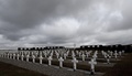 フォークランド諸島（Falkland Islands、アルゼンチン名：マルビナス諸島、Islas Malvinas）にあるダーウィン墓地（Darwin  Cemetery、2012年3月25日撮影）。(c)AFP/MARTIN BERNETTI