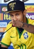 ブラジル代表のキャンプ地テレゾポリス（Teresopolis）で記者会見に臨むネイマール（Neymar da Silva Santos Junior、2014年7月10日撮影）。(c)AFP/VANDERLEI ALMEIDA