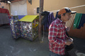 メキシコ・ミチョアカン州チェランの町中に設置されたプラスチック回収箱（2019年12月10日撮影）。(c)Pedro PARDO / AFP