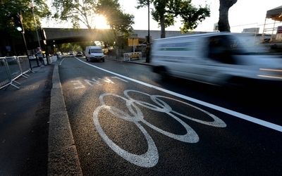 ロンドン、五輪専用レーンの運用開始で渋滞発生