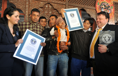 身長54.6センチのネパール人男性、ギネス世界記録に認定