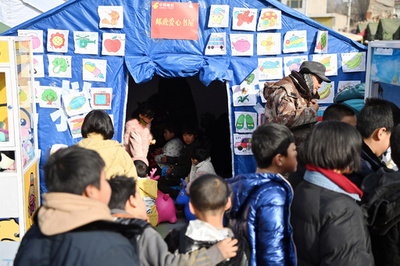 子どもに大人気 中国の被災地に開設された「愛の本屋さん」